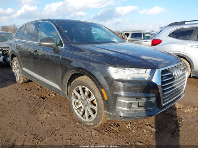 2017 AUDI Q7 WA1LAAF7XHD027077 Photo 0