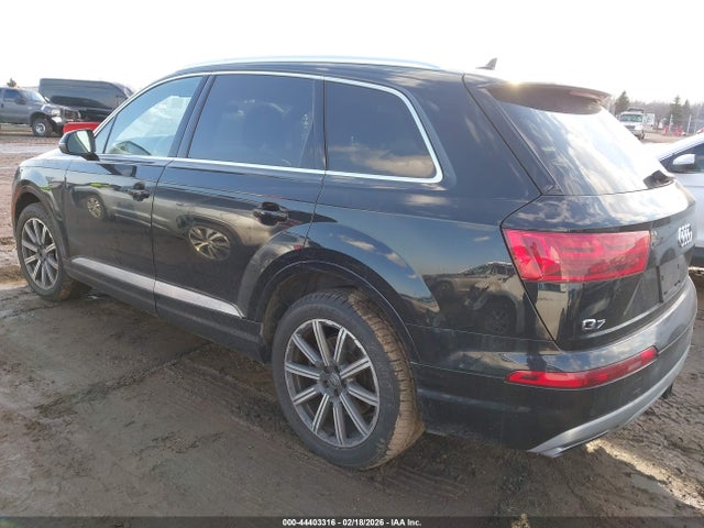 2017 AUDI Q7 WA1LAAF7XHD027077 Photo 2