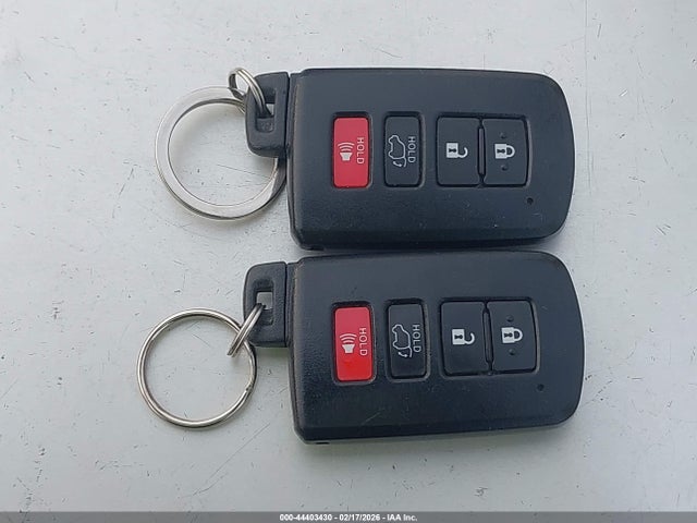 2T3RFREV1JW750521 Toyota Rav4 Xle