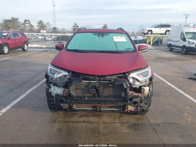 2T3RFREV1JW750521 Toyota Rav4 Xle