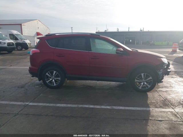 2T3RFREV1JW750521 Toyota Rav4 Xle