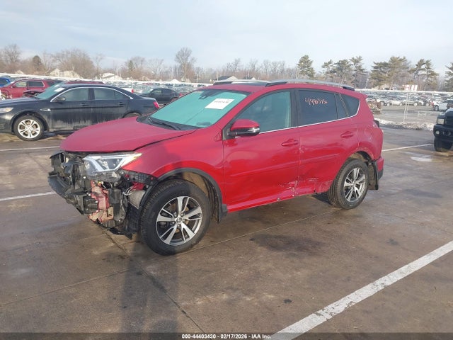 2T3RFREV1JW750521 Toyota Rav4 Xle