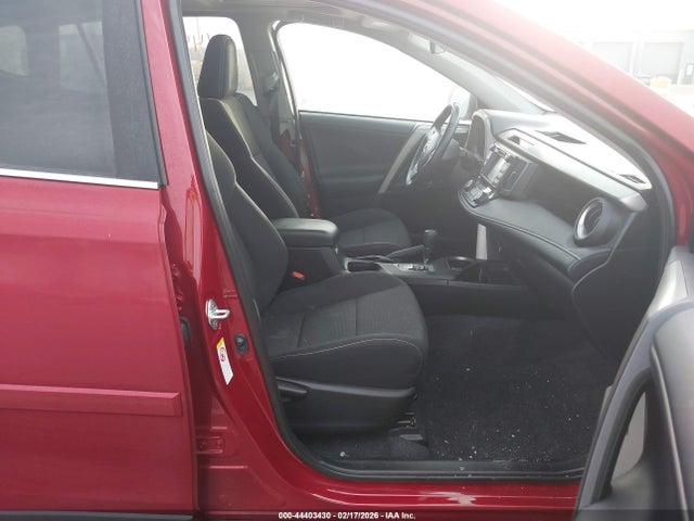 2T3RFREV1JW750521 Toyota Rav4 Xle