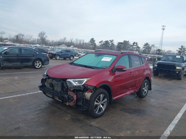 2T3RFREV1JW750521 Toyota Rav4 Xle