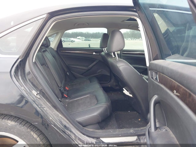 2014 Volkswagen Passat 2.0l Tdi Sel Premium მანქანა იყიდება აუქციონზე, vin: 1VWCN7A30EC110369, აუქციონის ნომერი: 44403478