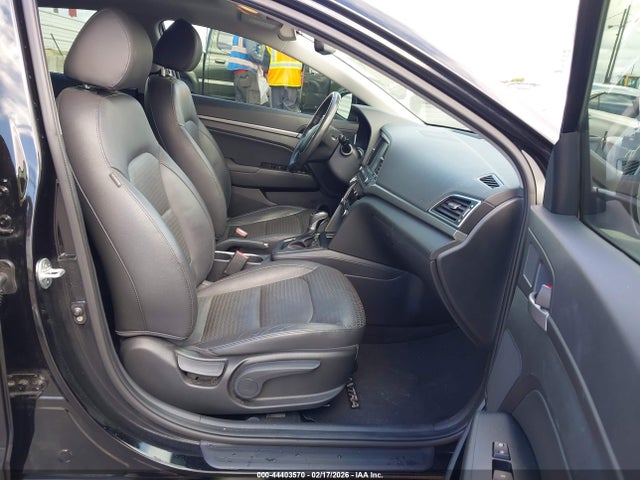 KMHD84LFXHU332870 Hyundai Elantra Limited