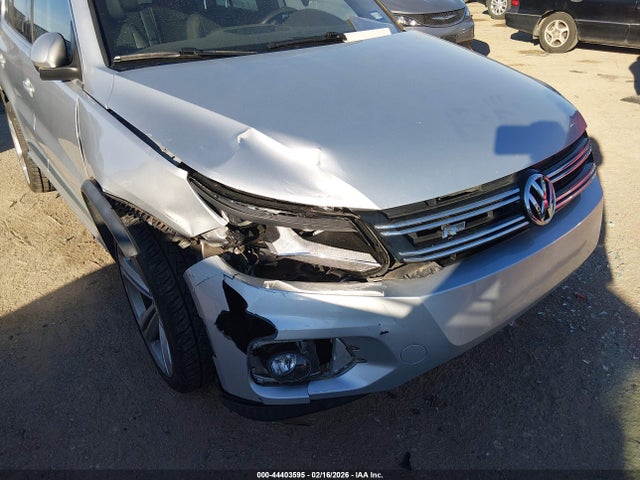 2016 VOLKSWAGEN TIGUAN WVGAV7AX7GW064226 Photo 5