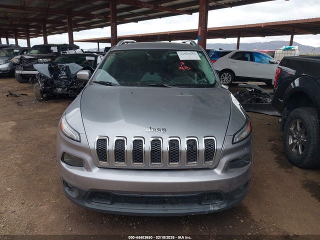 1C4PJLCB2HW667428 Jeep Cherokee Latitude Fwd