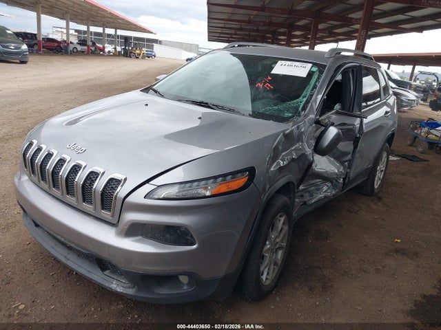 1C4PJLCB2HW667428 Jeep Cherokee Latitude Fwd