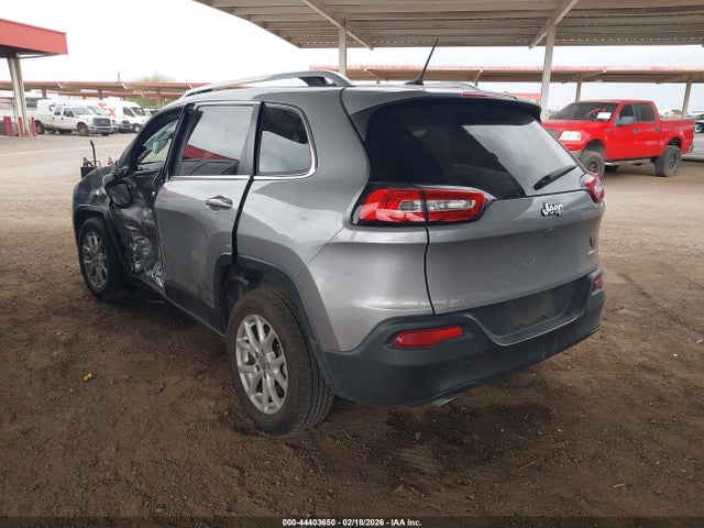 1C4PJLCB2HW667428 Jeep Cherokee Latitude Fwd