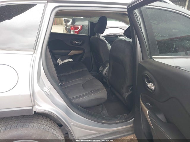 1C4PJLCB2HW667428 Jeep Cherokee Latitude Fwd