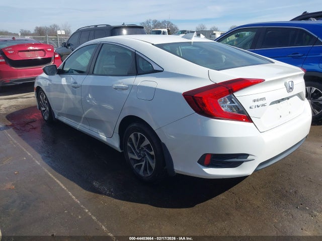 44403664 :رقم المزاد ، 19XFC2F79JE034335 vin ، 2018 Honda Civic Ex مزاد بيع