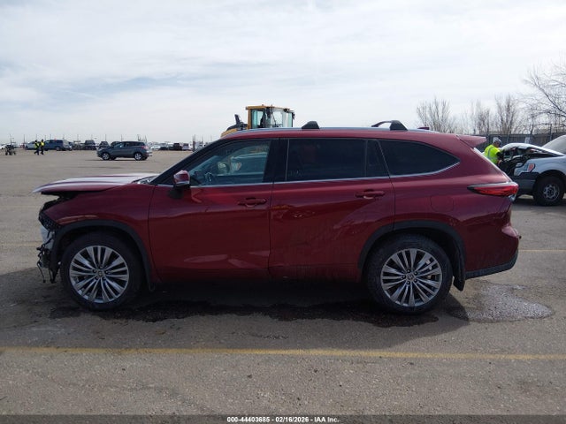 Toyota Highlander Platinum 2022 5TDFZRBH2NS196244 Image 15