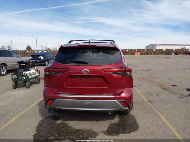 Toyota Highlander Platinum 2022 5TDFZRBH2NS196244 Image 17