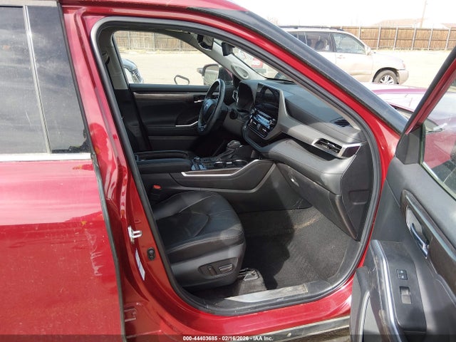 Toyota Highlander Platinum 2022 5TDFZRBH2NS196244 Image 5