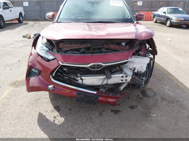Toyota Highlander Platinum 2022 5TDFZRBH2NS196244 Image 6