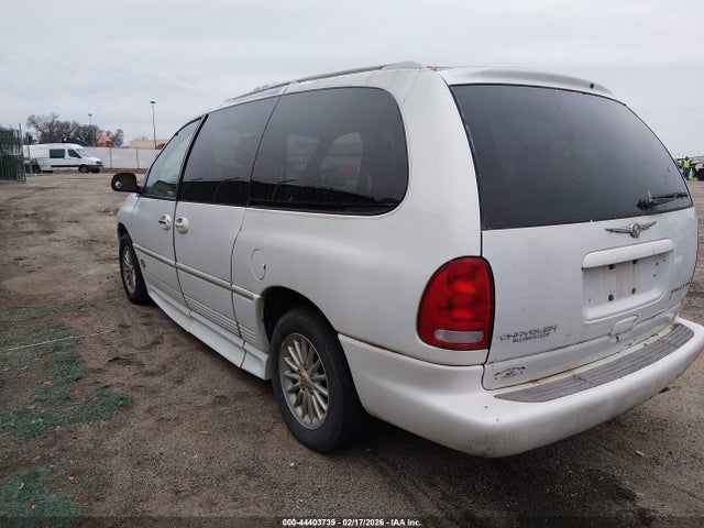 Aukcja sprzedaży 2000 Chrysler Town & Country Limited, vin: 1C4GP64L7YB696423, numer aukcji: 44403739