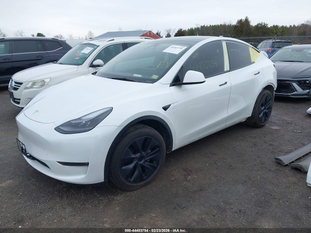 2025 TESLA MODEL Y 7SAYGDEE8SA351849 Photo 1