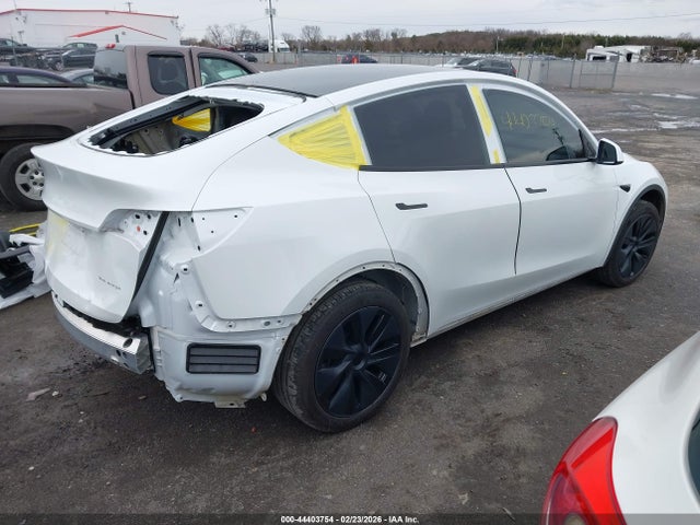 2025 TESLA MODEL Y 7SAYGDEE8SA351849 Photo 3