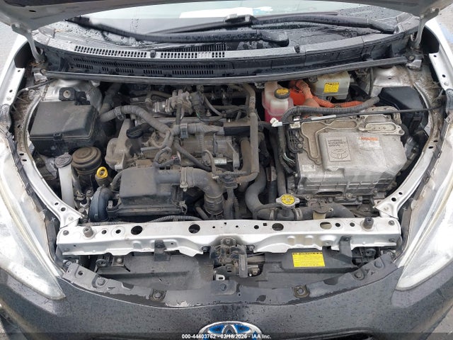 JTDKDTB30F1580701 Toyota Prius C Two