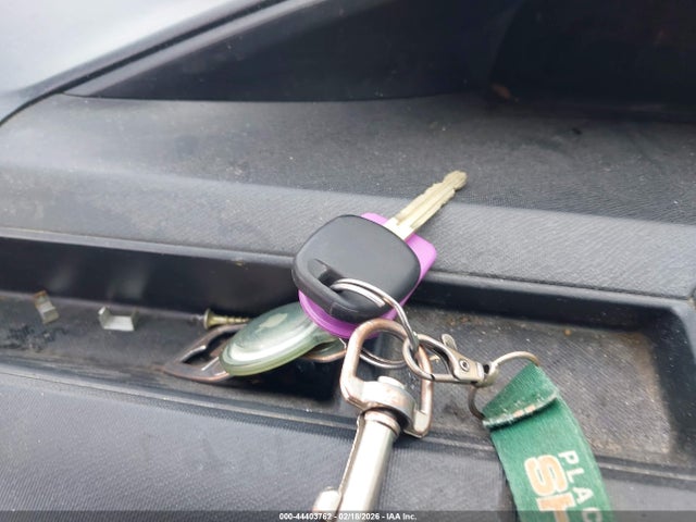 JTDKDTB30F1580701 Toyota Prius C Two