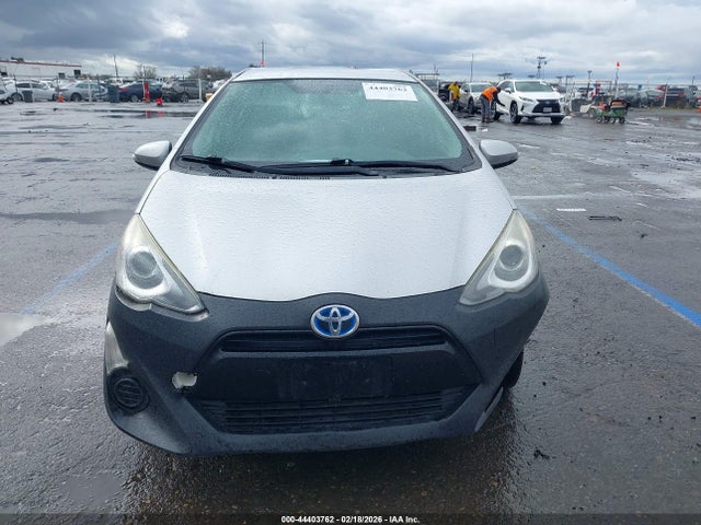 JTDKDTB30F1580701 Toyota Prius C Two