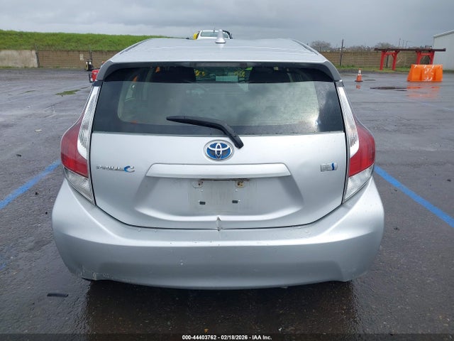 JTDKDTB30F1580701 Toyota Prius C Two