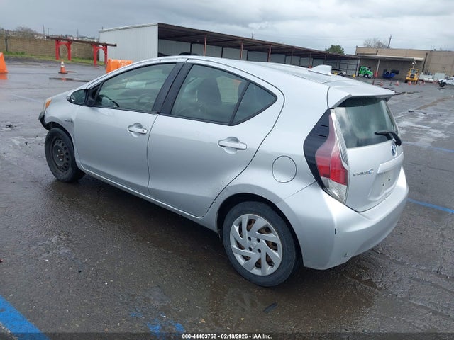 JTDKDTB30F1580701 Toyota Prius C Two