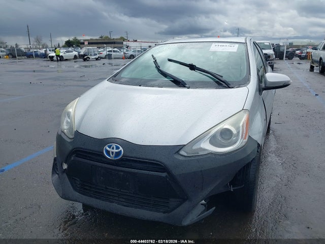 JTDKDTB30F1580701 Toyota Prius C Two