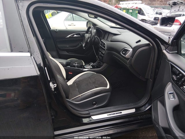 2018 INFINITI QX30 SJKCH5CP7JA057896 Photo 4