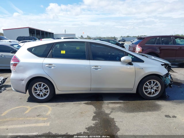 2015 Toyota Prius V Three მანქანა იყიდება აუქციონზე, vin: JTDZN3EU0FJ022119, აუქციონის ნომერი: 44403830
