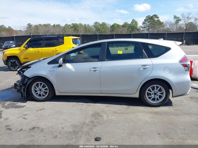 2015 Toyota Prius V Three მანქანა იყიდება აუქციონზე, vin: JTDZN3EU0FJ022119, აუქციონის ნომერი: 44403830