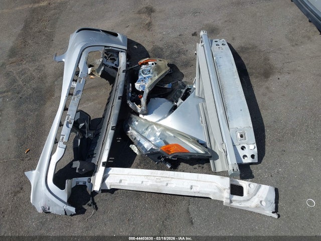 2015 Toyota Prius V Three მანქანა იყიდება აუქციონზე, vin: JTDZN3EU0FJ022119, აუქციონის ნომერი: 44403830