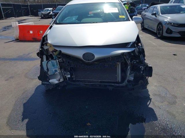 2015 Toyota Prius V Three მანქანა იყიდება აუქციონზე, vin: JTDZN3EU0FJ022119, აუქციონის ნომერი: 44403830