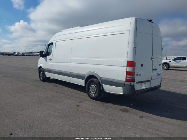 2017 MERCEDES-BENZ SPRINTER 2500 WD3PE8CD6HP533481 Photo 2