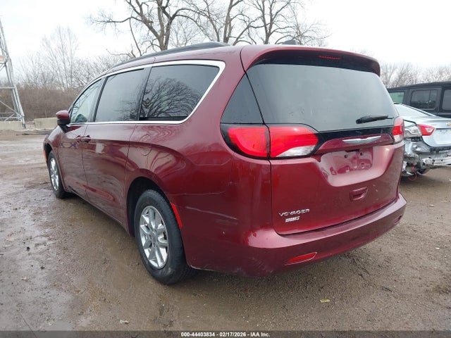 2021 CHRYSLER VOYAGER 2C4RC1DG3MR542376 Photo 2