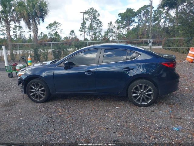 Продаж на аукціоні авто 2018 Mazda Mazda3 Touring, vin: 3MZBN1V32JM206483, номер лоту: 44403870