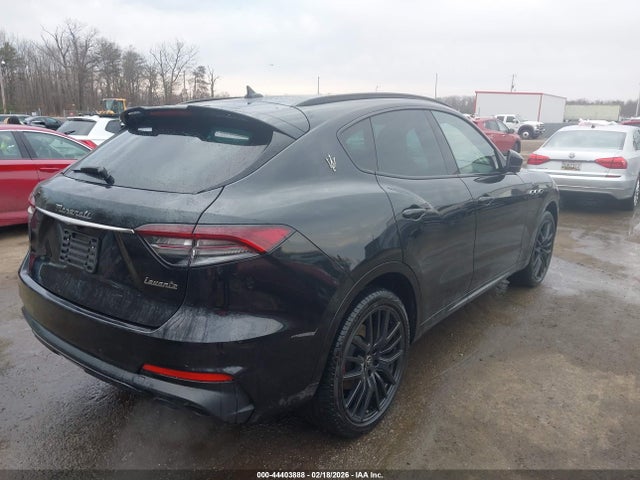 2022 MASERATI LEVANTE ZN661XUA7NX387632 Photo 3
