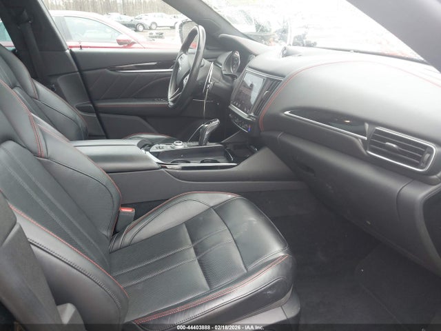 2022 MASERATI LEVANTE ZN661XUA7NX387632 Photo 4