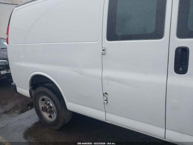 GMC Savana 2500 Work Van 2015 1GTW7GCF8F1275133 Image 18
