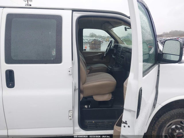 GMC Savana 2500 Work Van 2015 1GTW7GCF8F1275133 Image 5