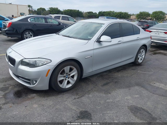 2011 BMW 528I WBAFR1C58BC672710 Photo 1