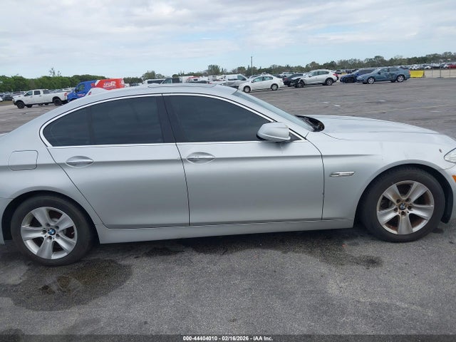 2011 BMW 528I WBAFR1C58BC672710 Photo 5