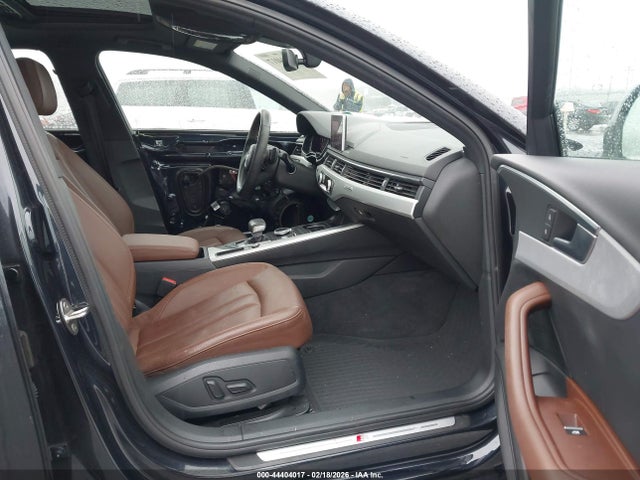 2017 AUDI A4 WAUFNAF43HN068512 Photo 4