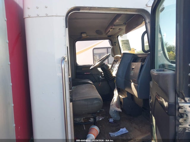 44404032 :رقم المزاد ، 2NKHHM6X4FM460828 vin ، 2015 Kenworth Construction T270 مزاد بيع