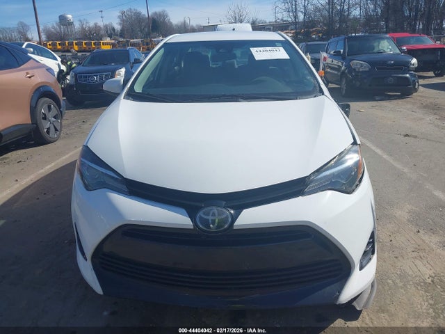 44404042 :رقم المزاد ، 5YFBURHEXJP835077 vin ، 2018 Toyota Corolla L مزاد بيع