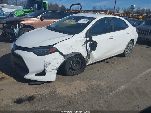 44404042 :رقم المزاد ، 5YFBURHEXJP835077 vin ، 2018 Toyota Corolla L مزاد بيع