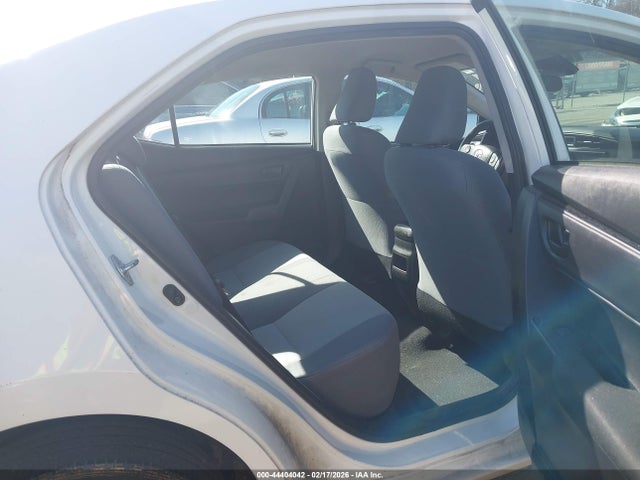 44404042 :رقم المزاد ، 5YFBURHEXJP835077 vin ، 2018 Toyota Corolla L مزاد بيع