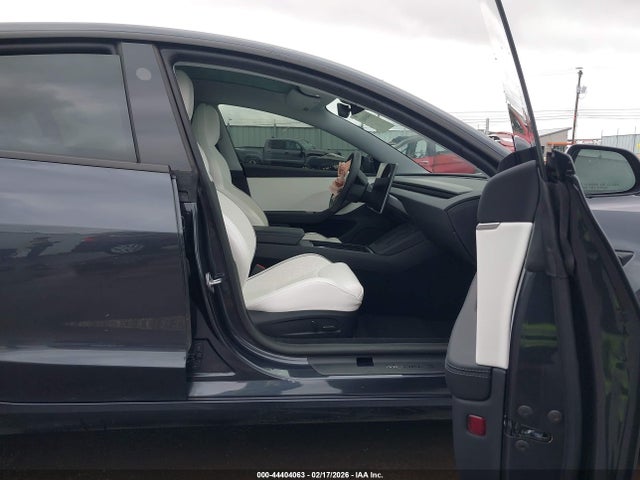 2025 TESLA MODEL 3 5YJ3E1ET1SF972833 Photo 4