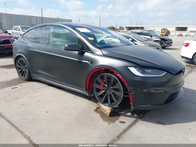 2023 Tesla Model X Plaid Tri Motor All-wheel Drive მანქანა იყიდება აუქციონზე, vin: 7SAXCBE6XPF405036, აუქციონის ნომერი: 44404070